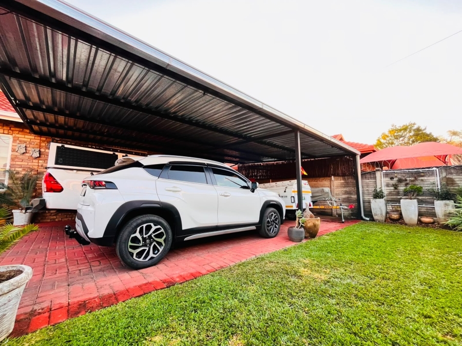 3 Bedroom Property for Sale in Protea Park North West